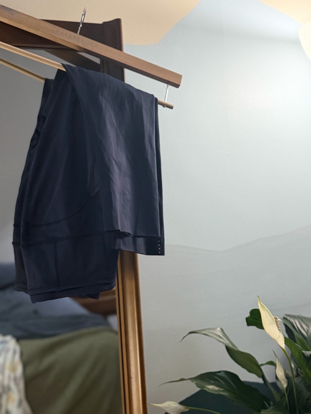 Lululemon Navy Fast and Free cropped